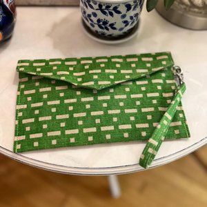 2 Chic Green and Cream Envelope Wristlet